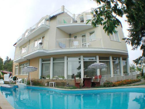 Solaris Apartments 산콘스탄틴앤헬레나 외부 사진